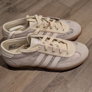 NWT Limited edition Adidas X Naked Copenhagen Tischtennis Cream Lace Sneakers
